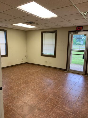 1315 S I -20 Serv Rd, Waskom, TX 75692